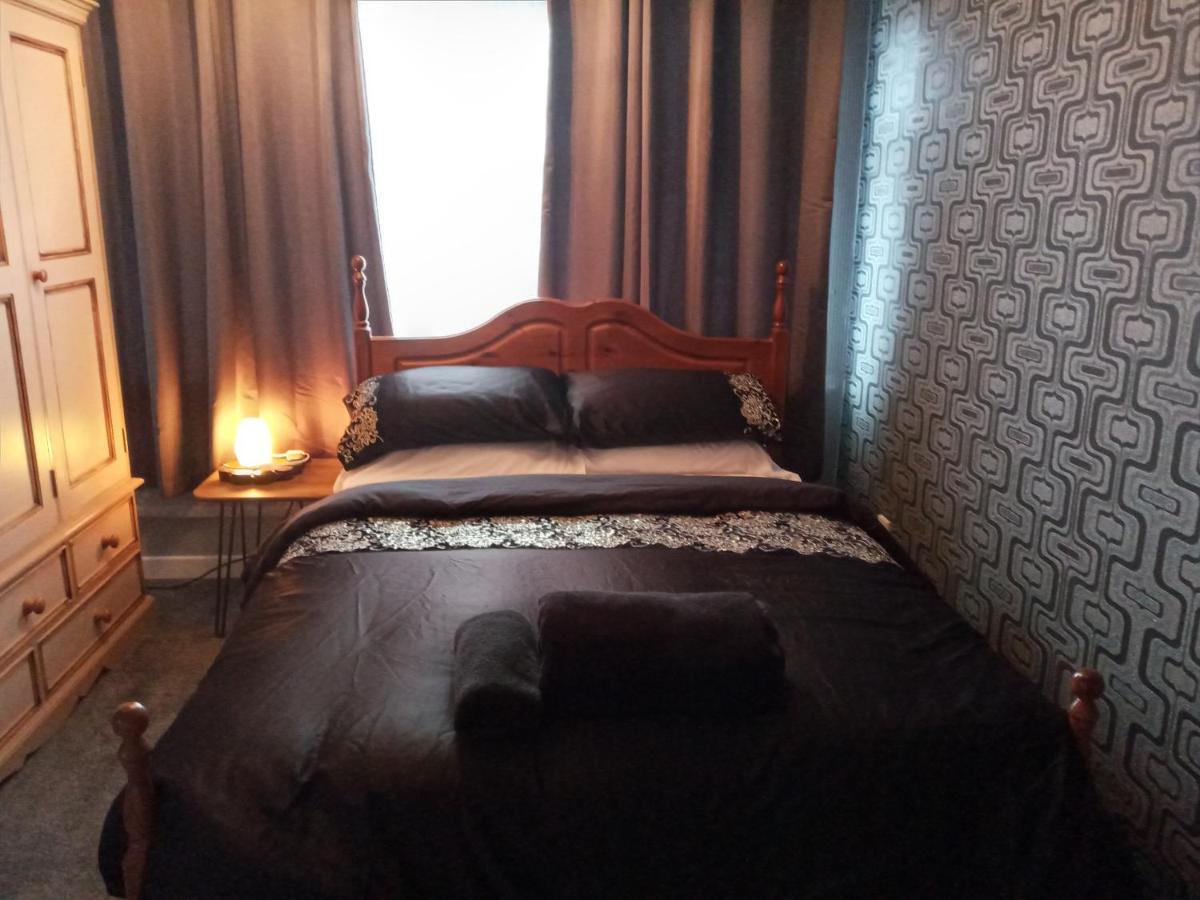 Summerhill, Wrexham - Key Worker Friendly المظهر الخارجي الصورة