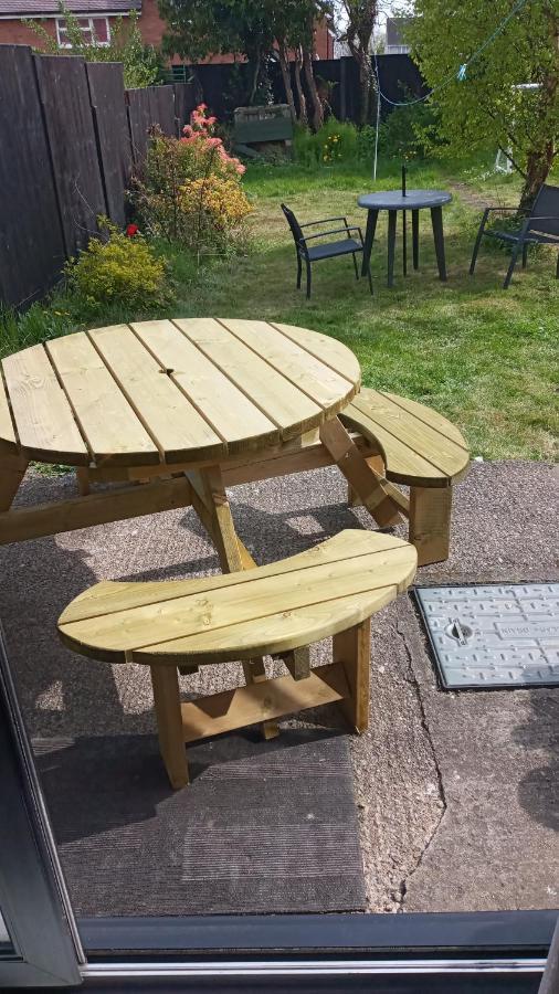 Summerhill, Wrexham - Key Worker Friendly المظهر الخارجي الصورة