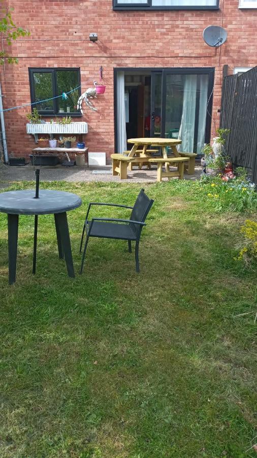 Summerhill, Wrexham - Key Worker Friendly المظهر الخارجي الصورة