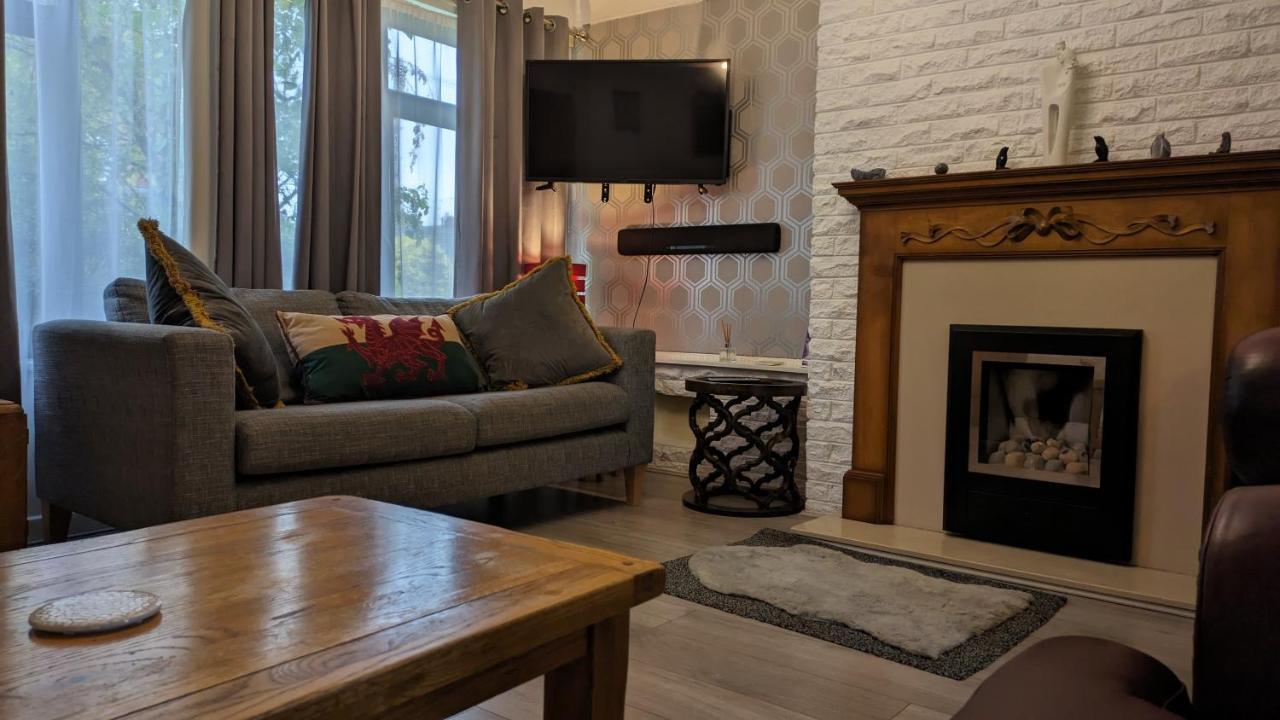 Summerhill, Wrexham - Key Worker Friendly المظهر الخارجي الصورة